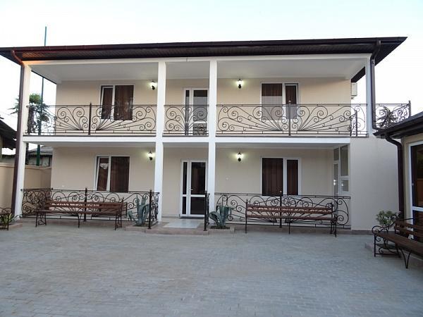 Guest House Palmovaia Gavan Goedaoeta Buitenkant foto
